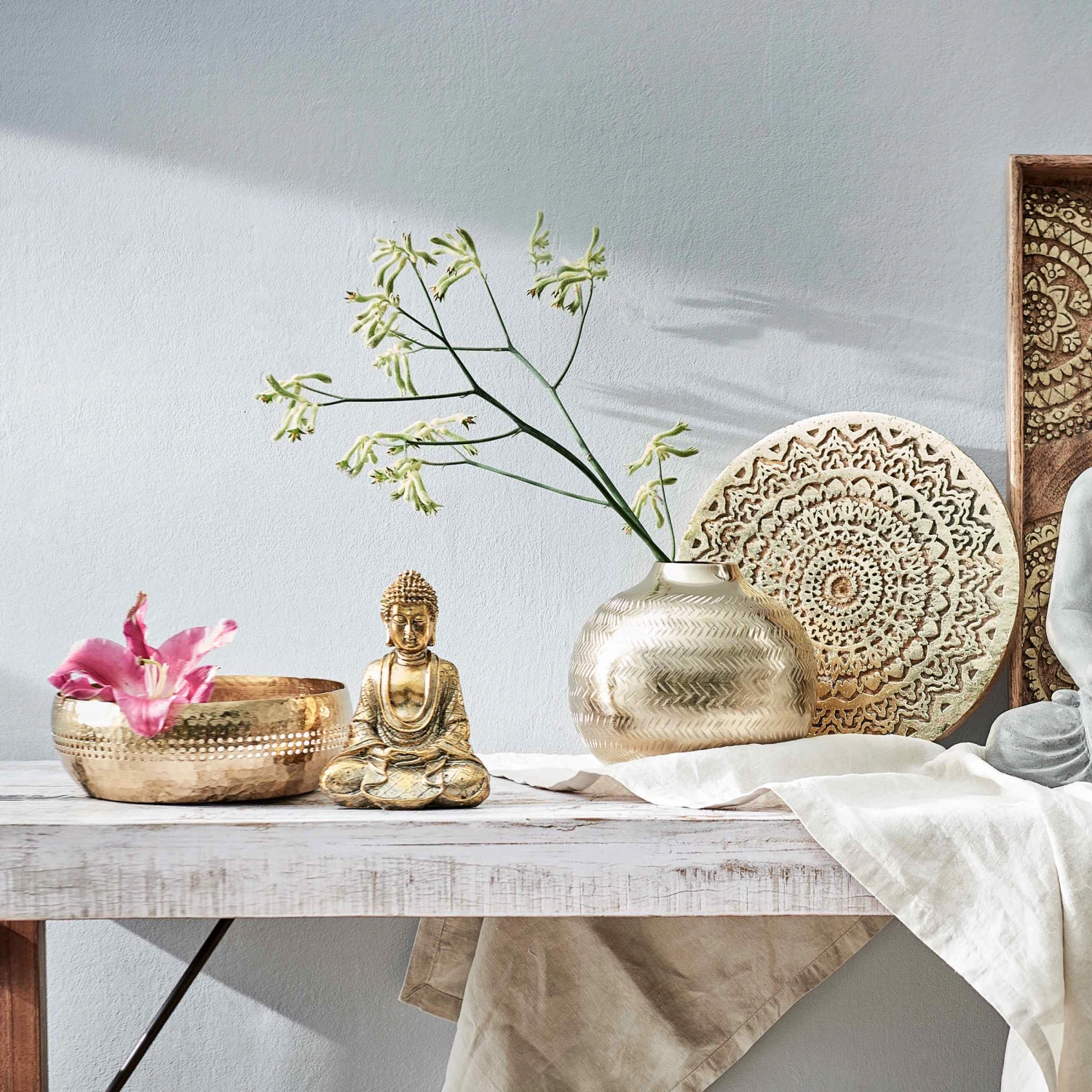 Deko-Schale Mit Lochrand Ø27cm BALI In Gold 2 Deko-Schale Mit Lochrand Ø27cm BALI In Gold – Bild 2