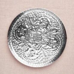 Deko-Teller Floral Ø37cm ORIENTAL LOUNGE In Silber 7 Deko-Teller Floral Ø37cm ORIENTAL LOUNGE In Silber -Küche Store butlers deko teller floral o37cm oriental lounge in silber 3