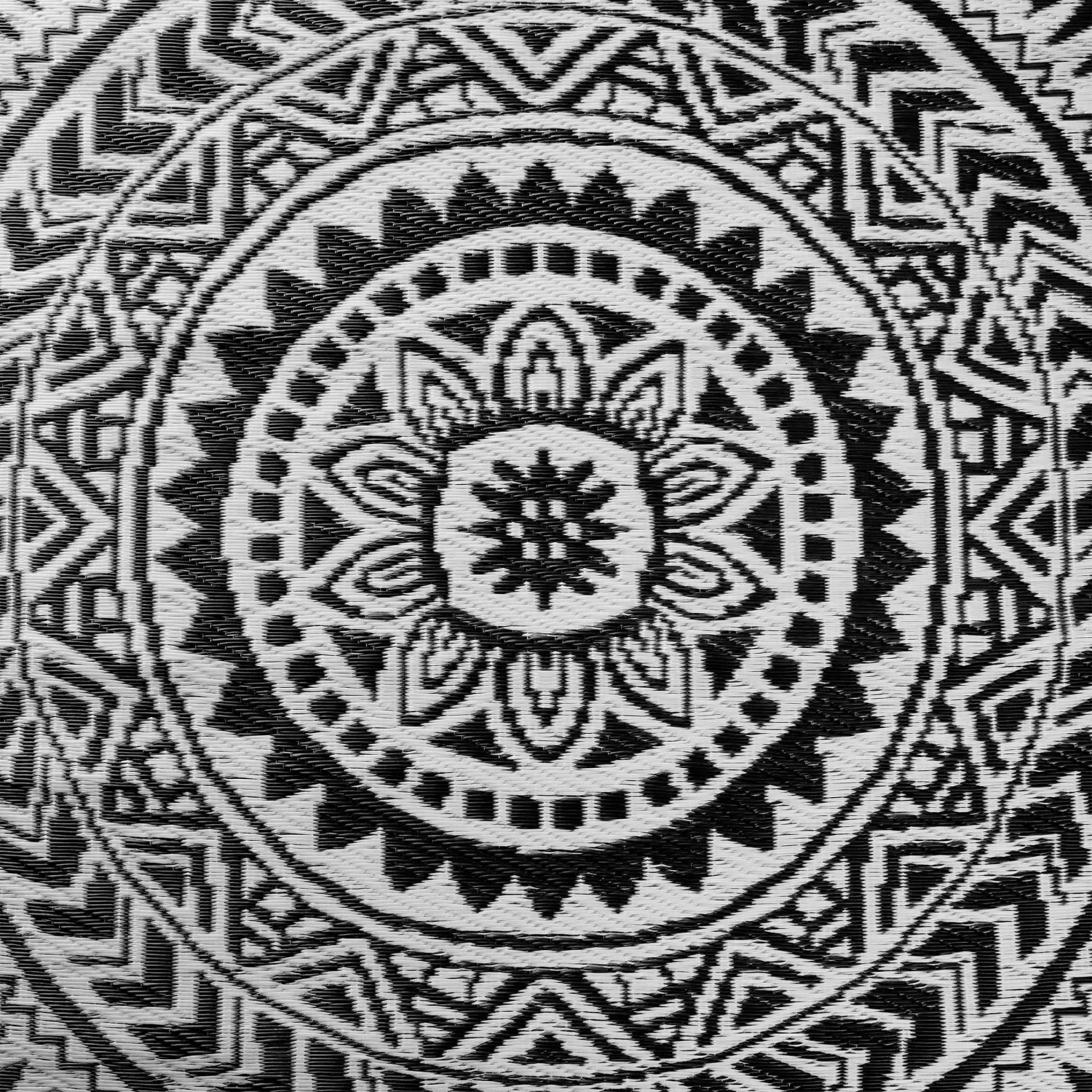 In- & Outdoor-Teppich Circles L 180 X B 118cm COLOUR CLASH In Schwarz-Weiß 4 In- & Outdoor-Teppich Circles L 180 X B 118cm COLOUR CLASH In Schwarz-Weiß – Bild 4